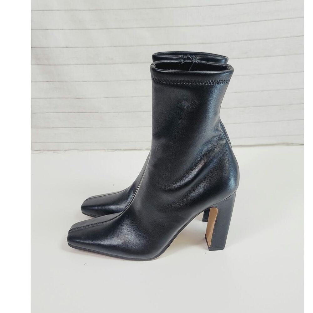 Steve Madden Vinka Faux Leather Square Heeled /Toe Boots in Black, sz 8